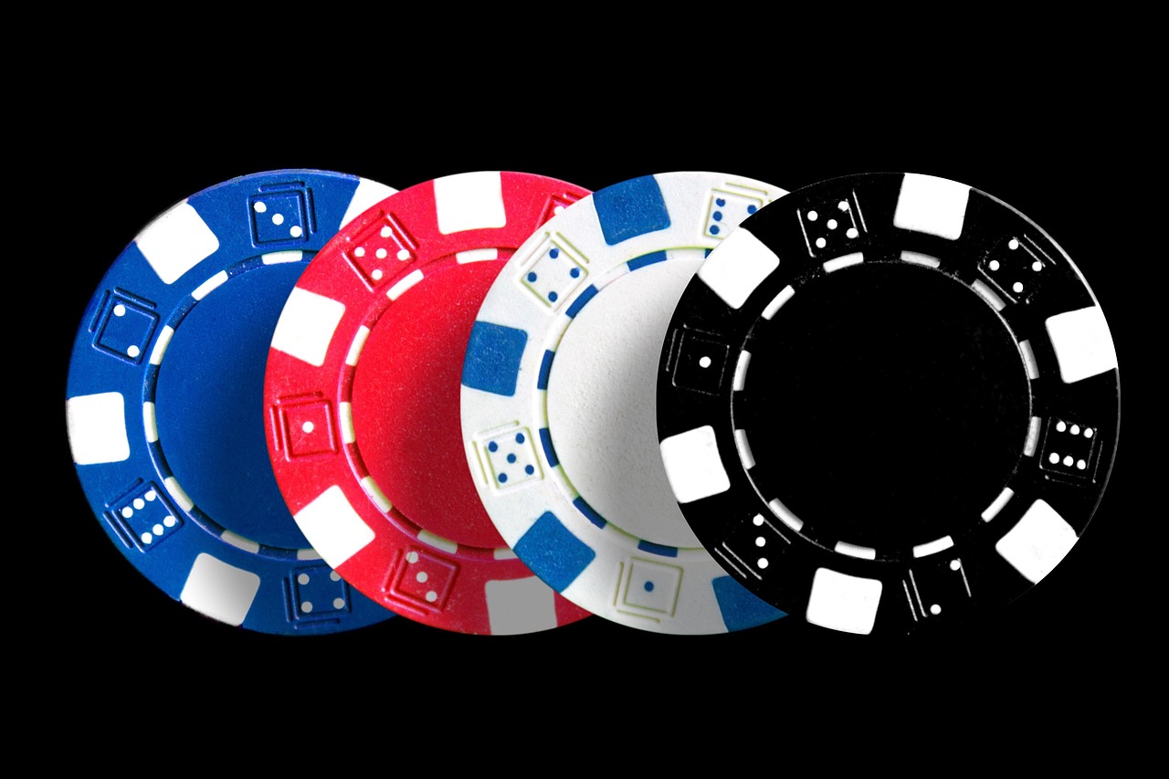 From Ponzi Schemes to Gambling Addiction: The Downfall of Ex-NFL Linebacker John Leake - Image