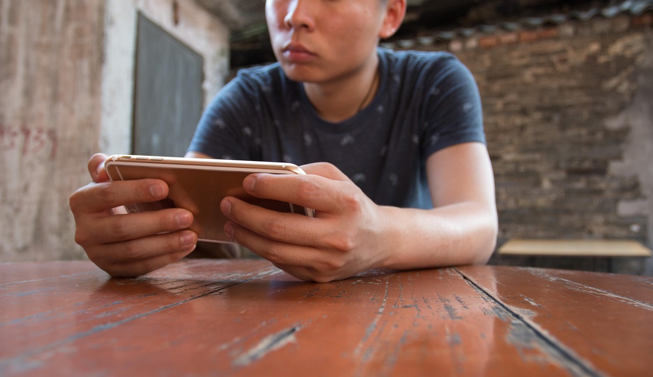 Mobile Gambling: How to Choose the Best App for Your Betting Needs Mobile Gambling: How to Choose the Best App for Your Betting Needs - Image