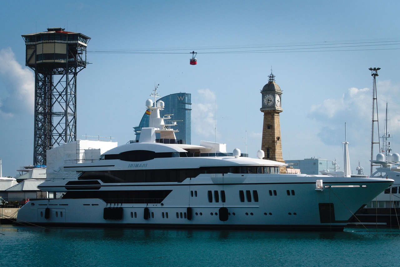 From Casino Mogul to Superyacht: Tilman Fertitta Lists ‘Boardwalk’ for $192 Million | 10BET From Casino Mogul to Superyacht: Tilman Fertitta Lists ‘Boardwalk’ for $192 Million | 10BET - Image