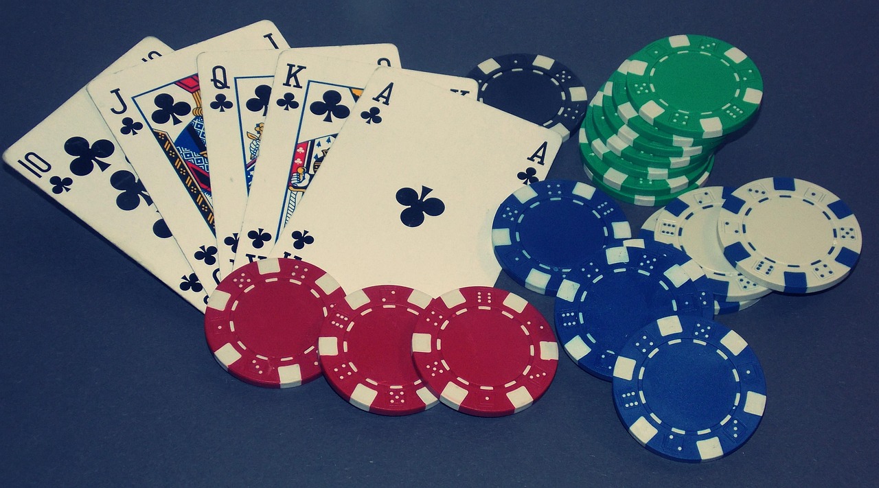 How to Collaborate with Friends for Online Poker Practice - Image