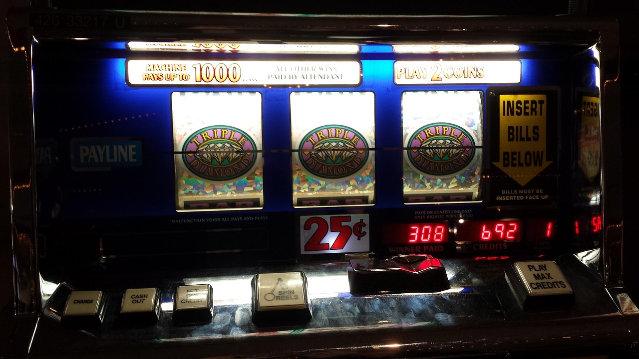 Exploring the World of Branded Online Slots: Poker Faces and Superheroes - Image