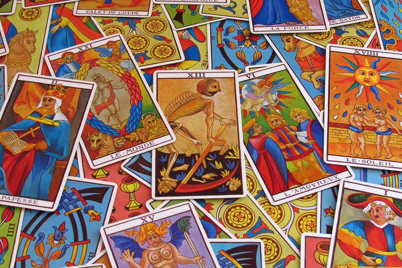 Poker Gambling vs. Hanafuda: What Makes Traditional Card Games Unique Compared to Poker Gambling? | 10BET - Image