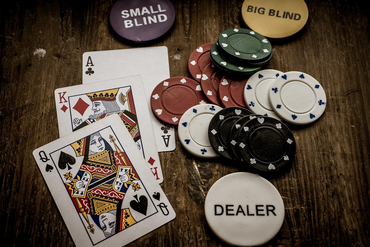 Poker Gambling vs. Hanafuda: What Makes Traditional Card Games Unique Compared to Poker Gambling? | 10BET - Image